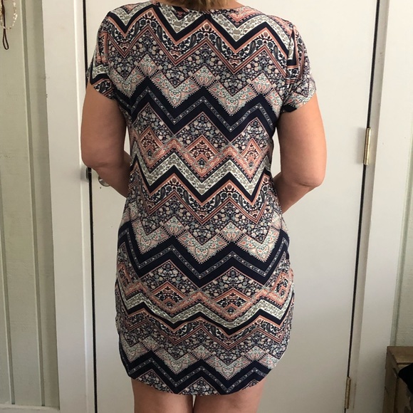 SAUCI patterned T-shirt dress - Picture 3 of 3